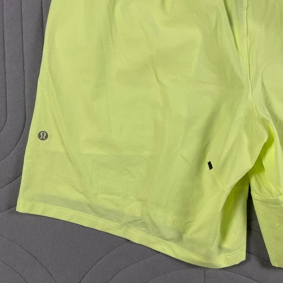 Lululemon Men Shorts XL License To Train Neon Yellow Mid Rise Athleisure Running - Picture 13 of 14